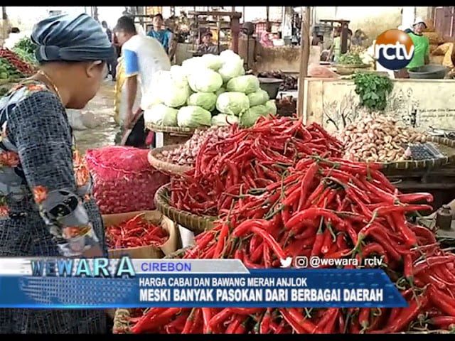 Dipasar Jagasatru, Harga Cabai dan Bawang Merah Anjlok