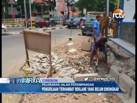 Pelebaran Jalan Persimpangan Terhambat Reklame Yang Belum Dibongkar