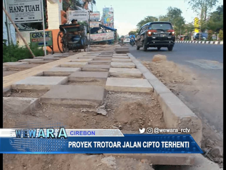 Proyek Trotoar Jalan Cipto Terhenti