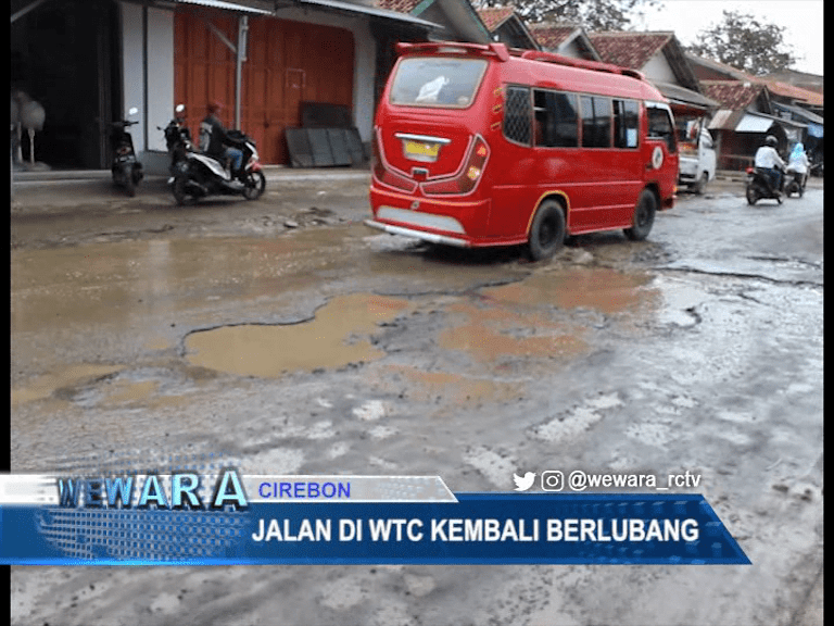 Jalan di WTC Kembali Berlubang Jalan di WTC Kembali Berlubang