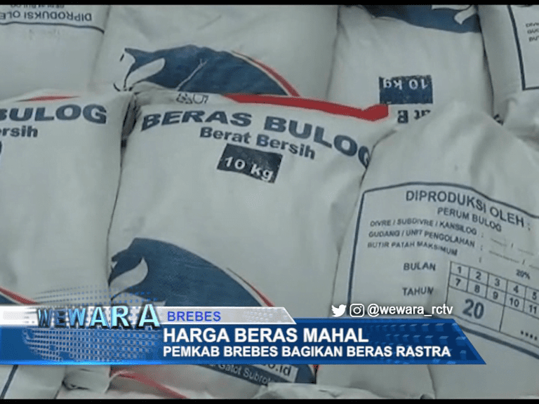 Harga Beras Mahal, Pemkab Brebes Bagikan Beras Rastra