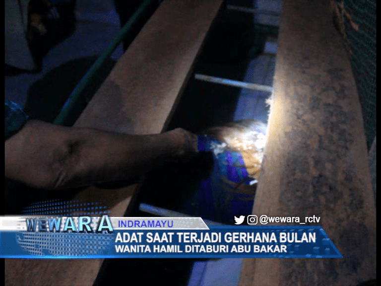 Adat Saat Terjadi Gerhana Bulan, Wanita Hamil Ditaburi Abu Bakar