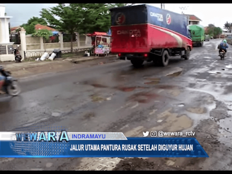 Jalur Utama Pantura Rusak Setelah di Guyur Hujan