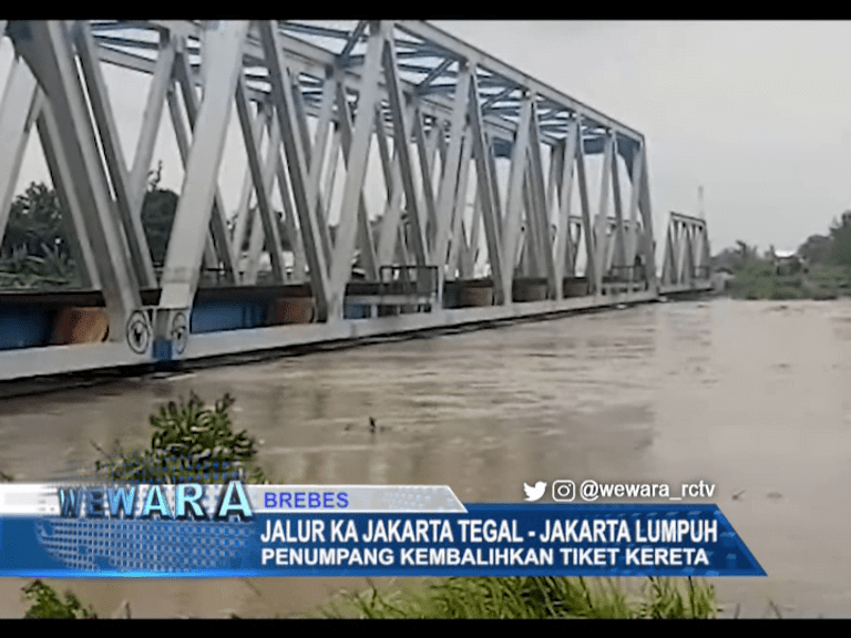 Akibat Banjir, Jalur Ka Jakarta Tegal - Jakarta Lumpuh