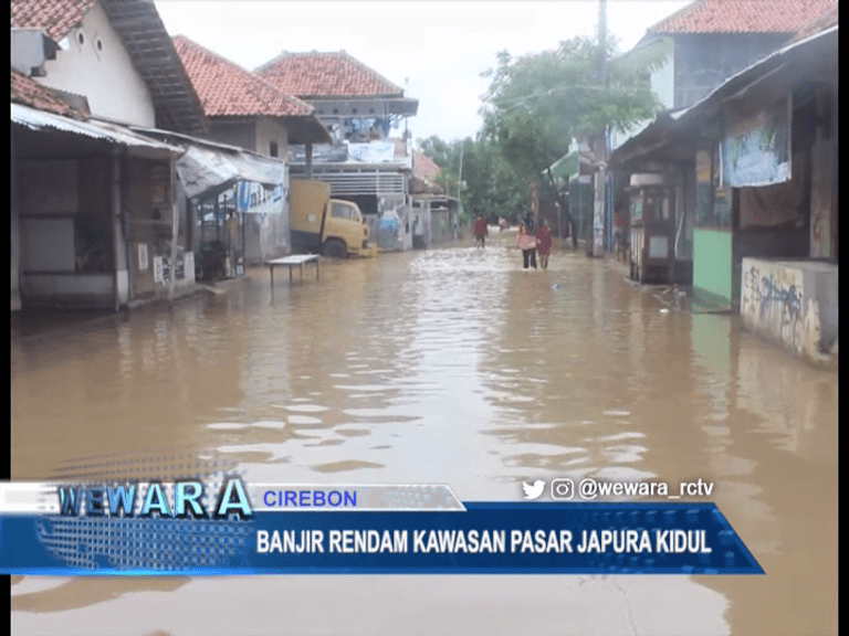 Banjir Rendam Kawasan Pasar Japura Kidul