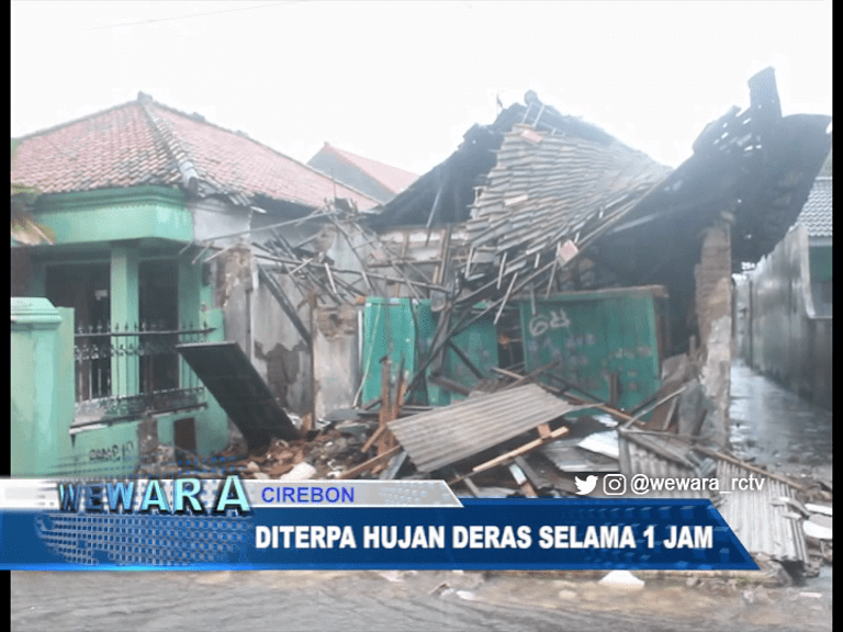 Rumah Warga Cipejeuh Wetan Ambruk