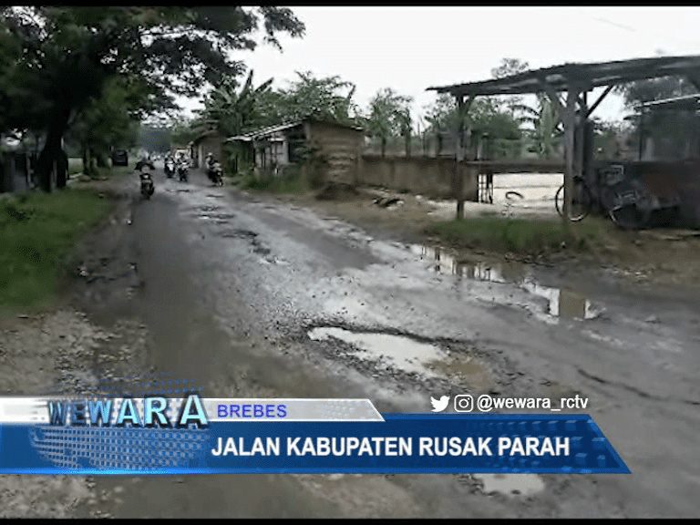 Jalan Kabupaten Rusak Parah