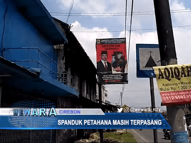 Spanduk Petahana Masih Terpasang