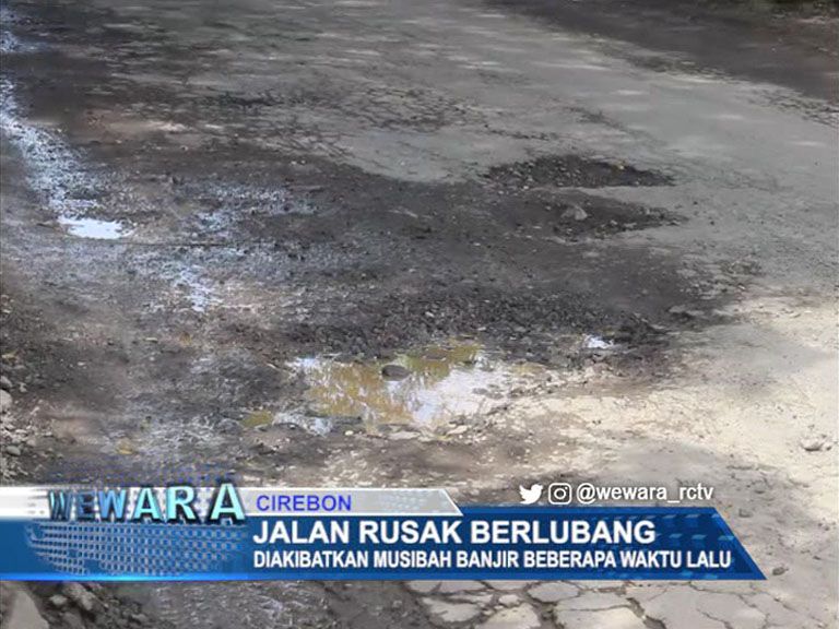 Jalan Rusak Berlubang, Diakibatkan Musibah Banjir Beberapa Waktu Lalu