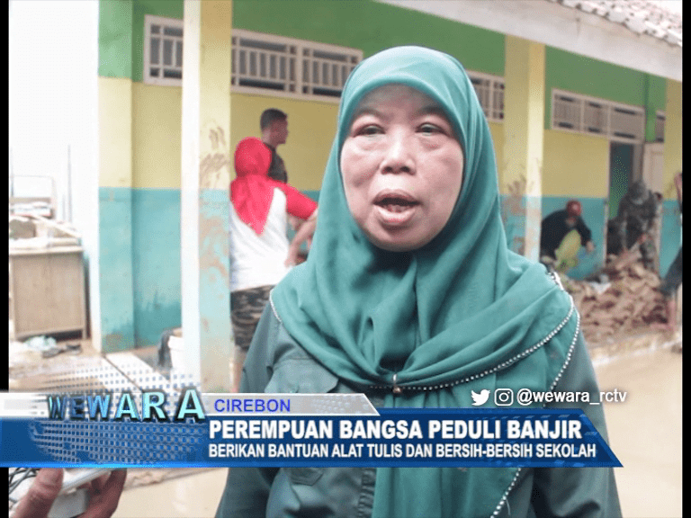 Perempuan Bangsa Peduli Banjir Perempuan Bangsa Peduli Banjir