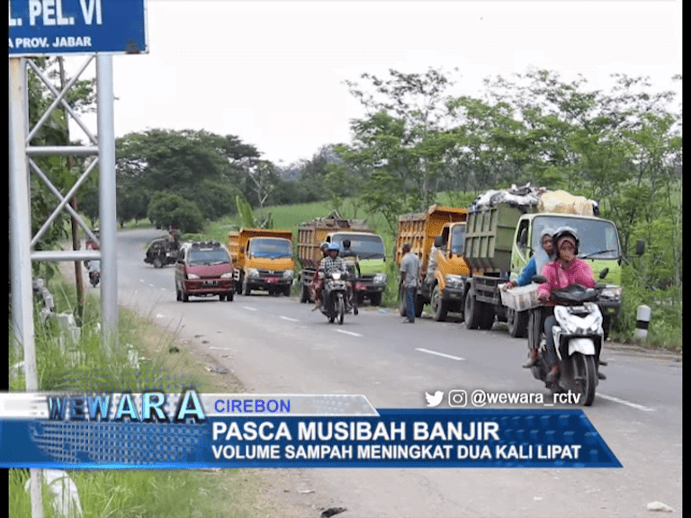 Pasca Musibah Banjir Volume Sampah Meningkat Dua Kali Lipat