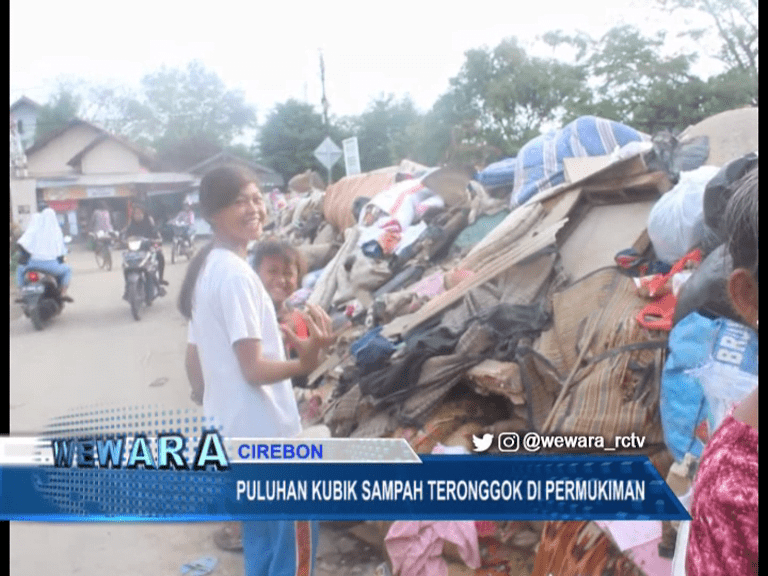 Puluhan Kubik Sampah Teronggok di Permukiman