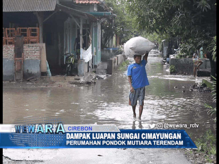 Dampak Luapan Sungai Cimayungan, Perumahan Pondok Mutiara Terendam