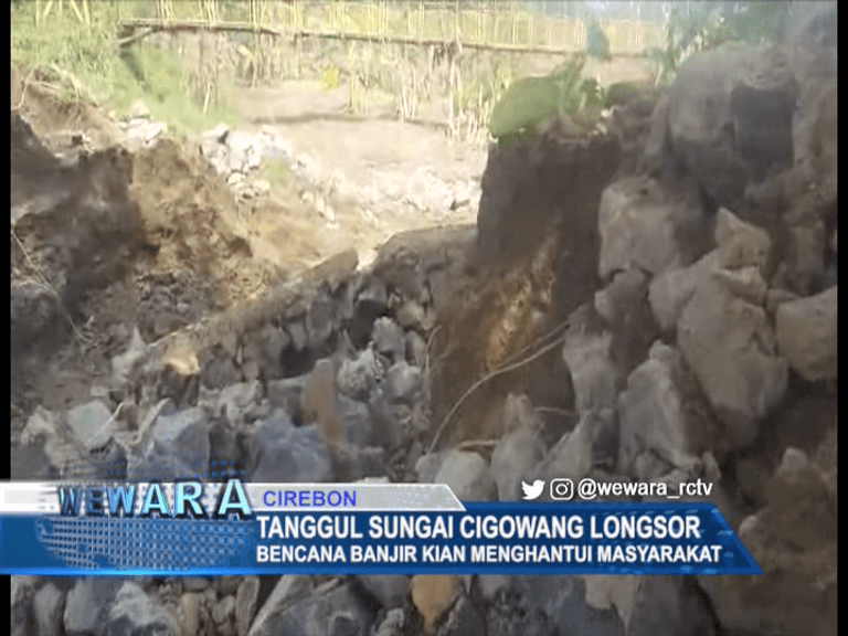 Tanggul Sungai Cigowang Longsor