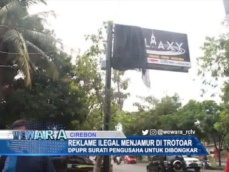 Reklame Ilegal Menjamur Di Trotoar