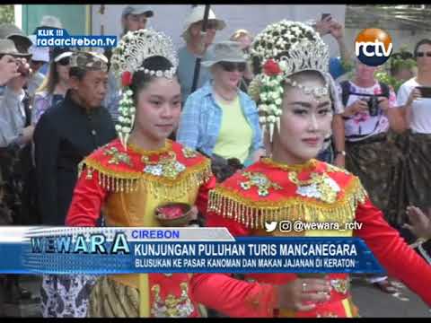 Turis Mancanegara Blusukan Ke Pasar Kanoman Dan Makan Jajanan Di Keraton