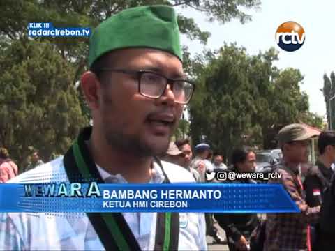 Mahasiswa Demo Di Kantor DPRD Kab Cirebon