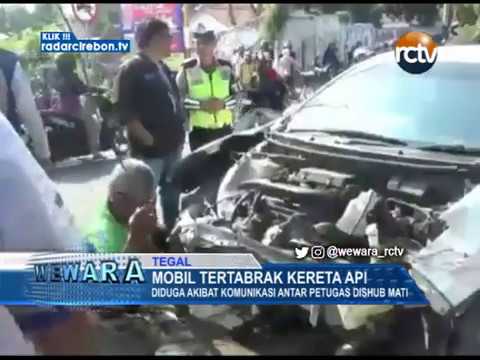 Mobil Tertabrak Kereta Api