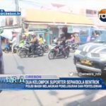 Dua Kelompok Suporter Sepak Bola Bentrok