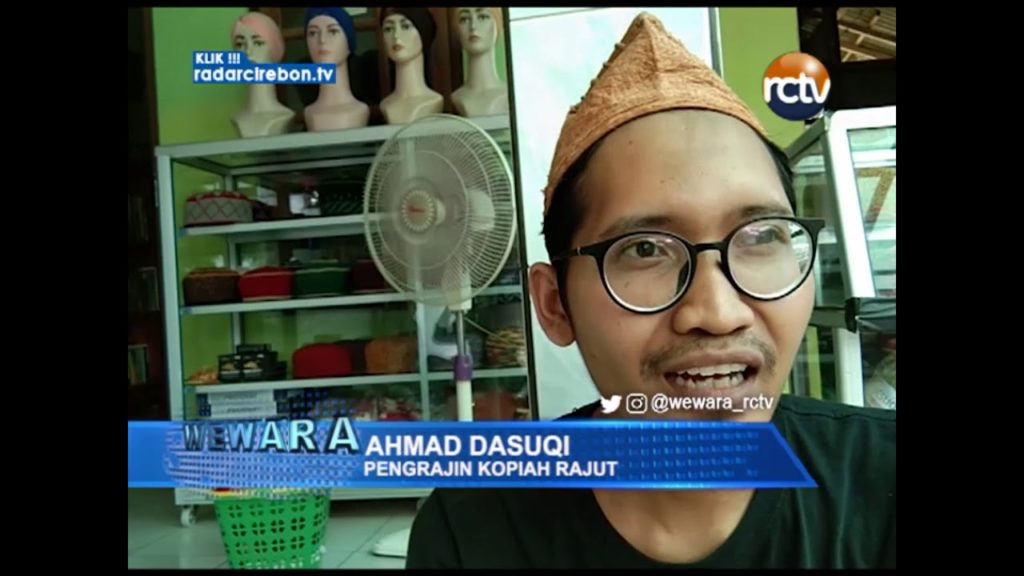 Kerajinan Tangan Kopiah Rajut