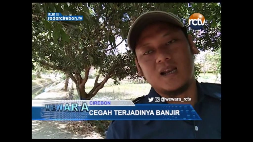 Karang Taruna Cakrabuana Bersihkan Irigasi Cipager