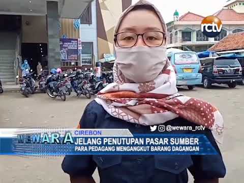 Jelang Penutupan Pasar Sumber, Para Pedagang Mengangkut Barang Dagangan