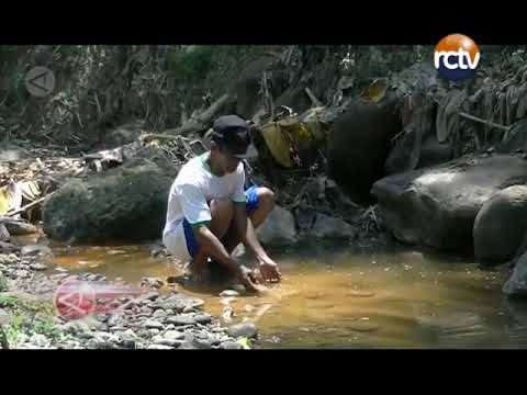 Diduga dari Pabrik Tekstil, Limbah Cemari Sungai di Temanggung