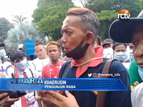 Warga Jagapura Kulon Datangi Kantor Bupati