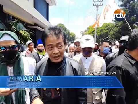 Seribu Massa Demo Kantor DPRD Kuningan