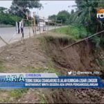 Tebing Sungai Cisangarung di Jalan Kuningan-Losari Longsor