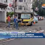 Papan Baliho Ambruk