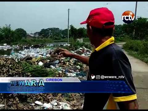 Tumpukan Sampah di Sekitar Pesisir Kesenden Semakin Prihatin