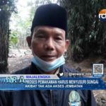 Proses Pemakaman Harus Menyusuri Sungai