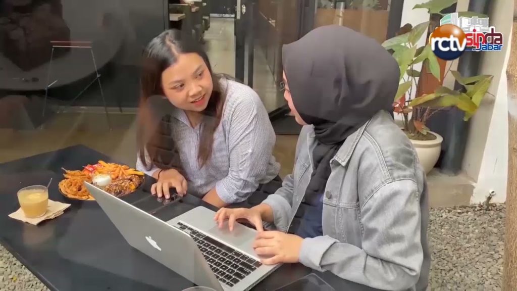 Talkshow Silih Tulungan KPCPEN Eps 3 - Strategi Pengusaha dalam Membangun Kembali Usaha Pasca Pandemi