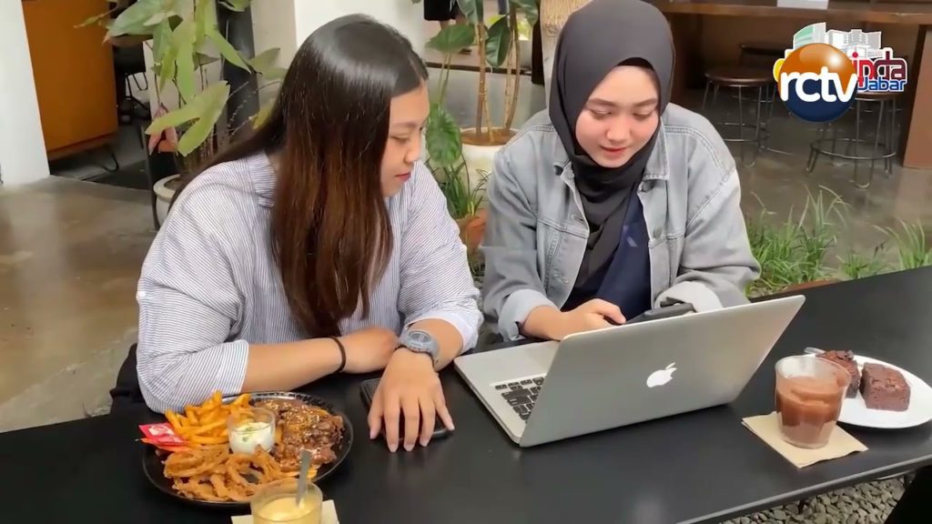 Talkshow Silih Tulungan KPCPEN Eps 5 Pentingnya Vaksin