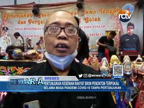 Pertunjukan Kesenian Rakyat Bikin Penonton Terpukau