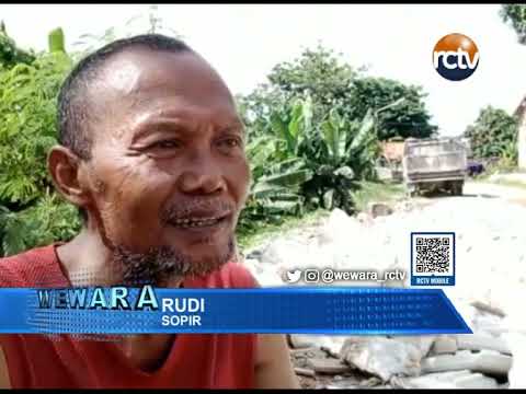 Mobil Tangki Air Nyaris Terguling
