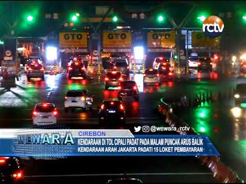 Kendaraan Di Tol Cipali Padat Pada Malam Puncak Arus Balik