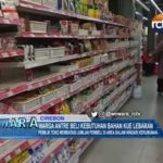 Warga Antre Beli Kebutuhan Bahan Kue Lebaran