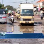 Jalan Pabuaran Jatiseeng Rusak Berat