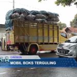 Mobil Truk Terguling