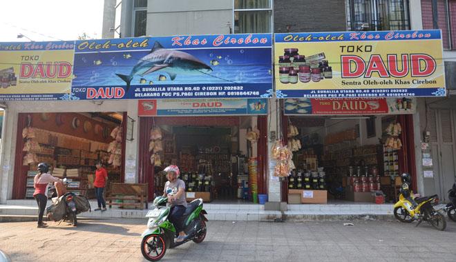 Toko Daud, Salah satu Toko oleh-oleh khas Cirebon