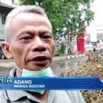 Sampah Daun Menumpuk di Sekitar Puskesmas Larangan