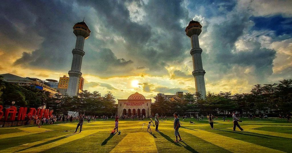 4 Destinasi Wisata Bandung Yang Dekat Dengan Alun-alun