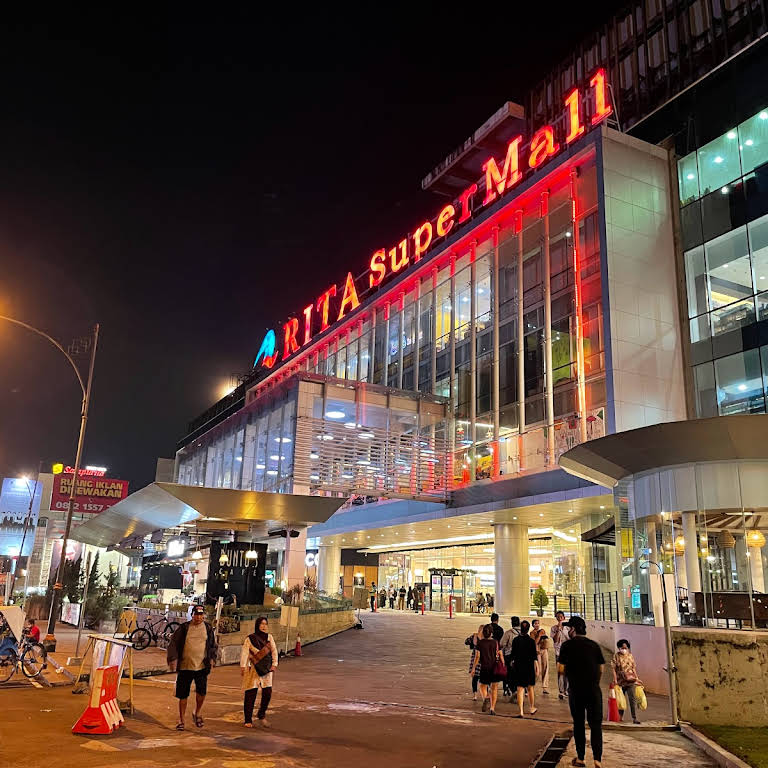 Rita mall purwokerto yang besar