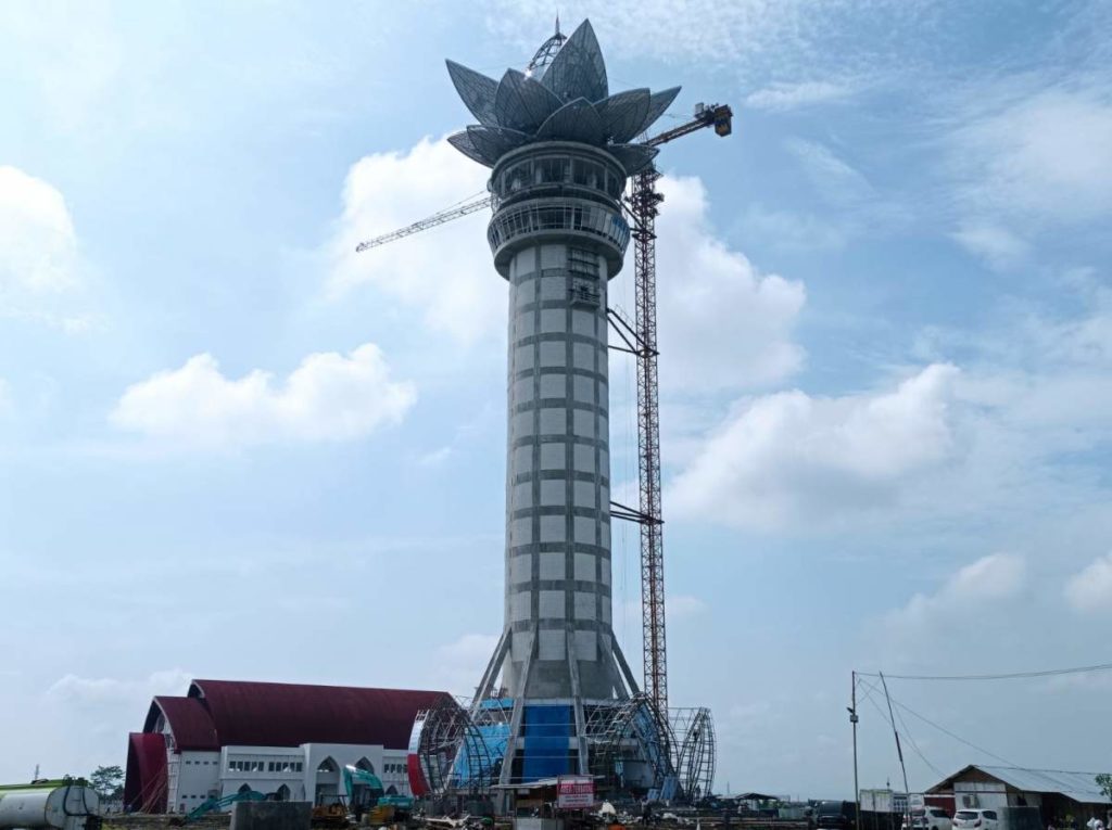 Menara Pandang Teratai Purwokerto