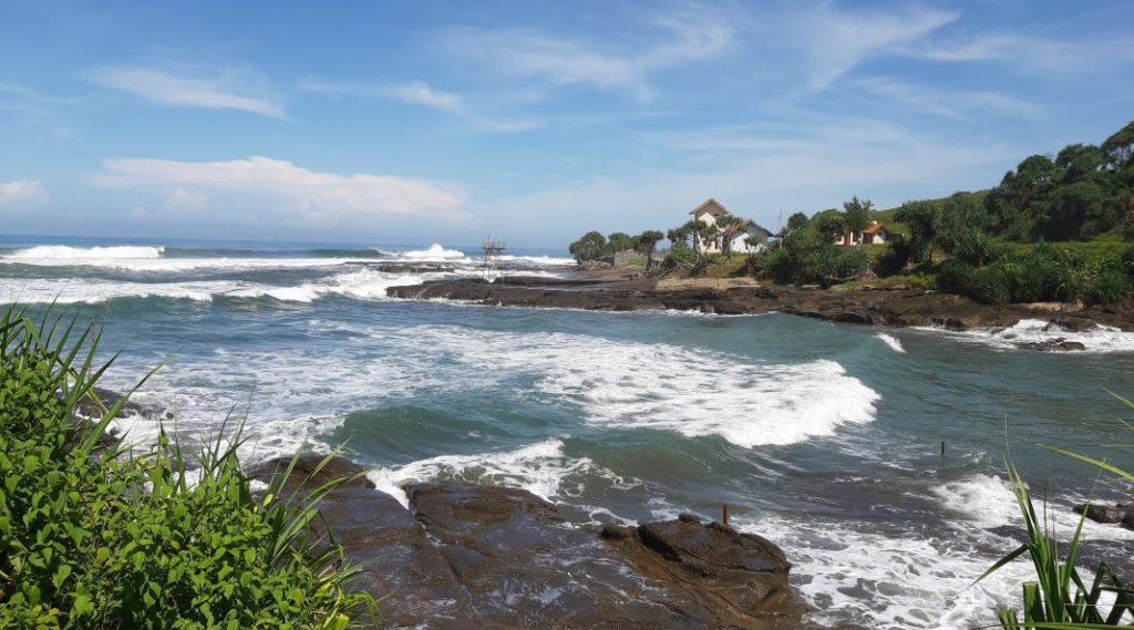 Pantai Cicalobak Garut