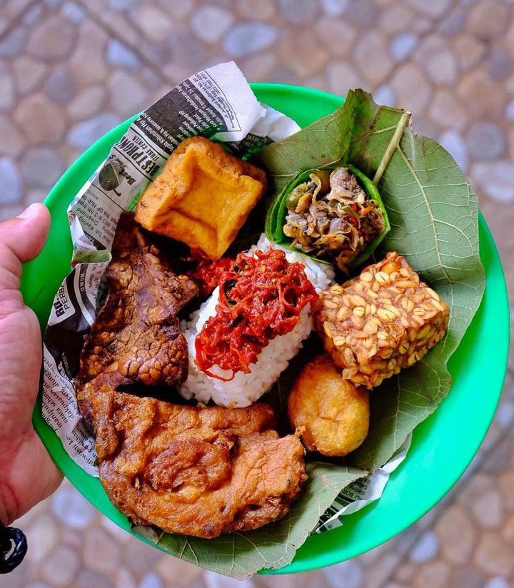 Asal Usul Nasi Jamblang Makanan Khas Cirebon yang Melegenda