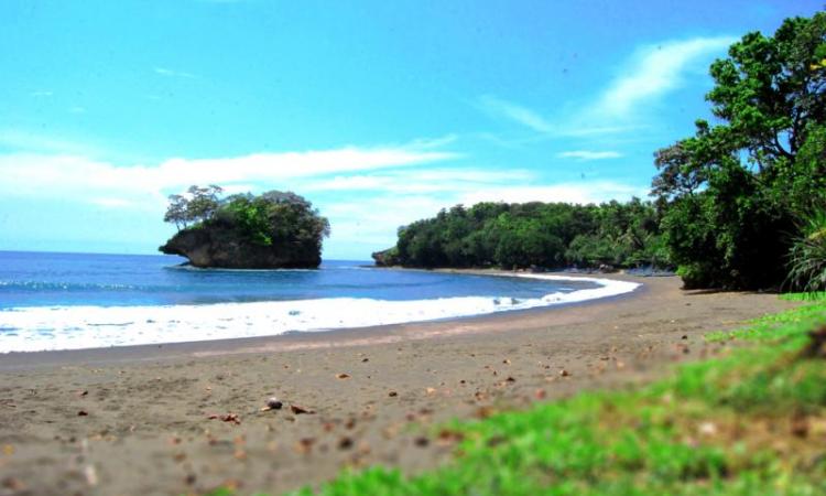 Pantai madasari