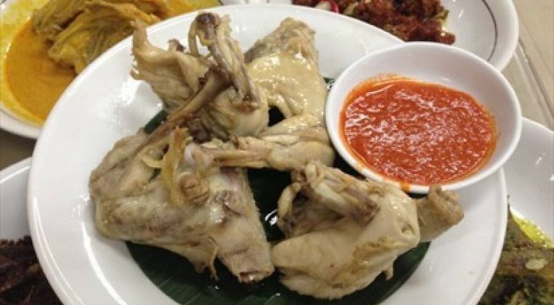 Ayam Pop salah satu Daftar Menu Masakan padang yang banyak di gemari.